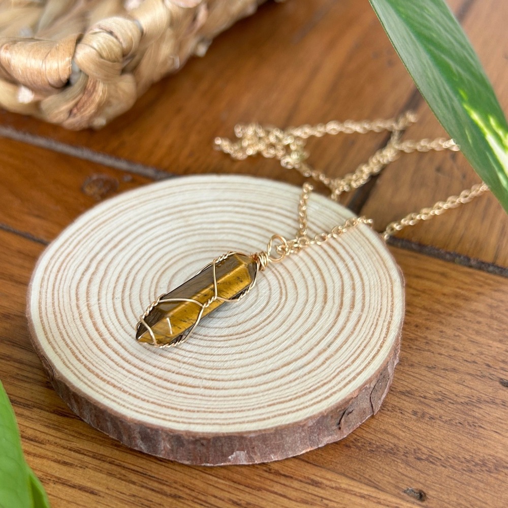 Tigers Eye Crystal Pendant Necklace Gold Tone‎ Chain Wire Wrapped Gemstone Boho